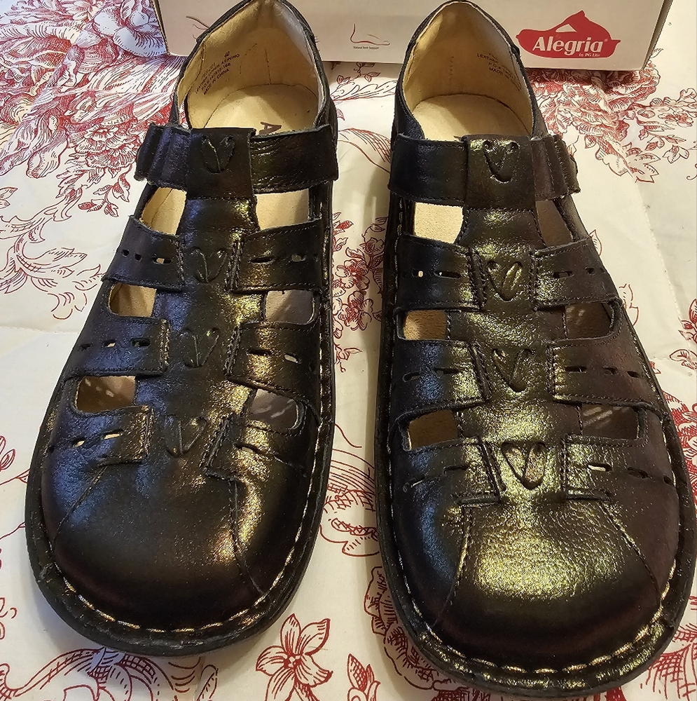 Alegria Women's Bronzy-green Open Work Shoe, Size 40